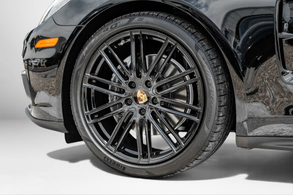 Used 2018 Porsche Panamera 4 AWD/4WD image 60