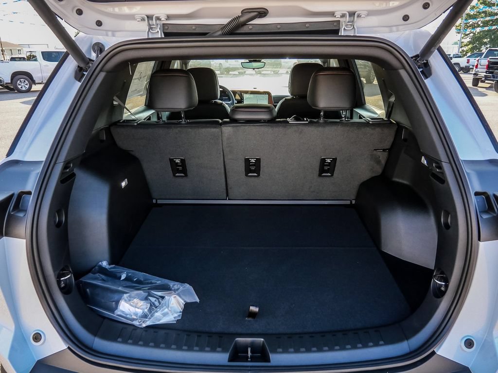 New 2027 Chevrolet Equinox RS w/ Safety and Technology Package FWD image 13