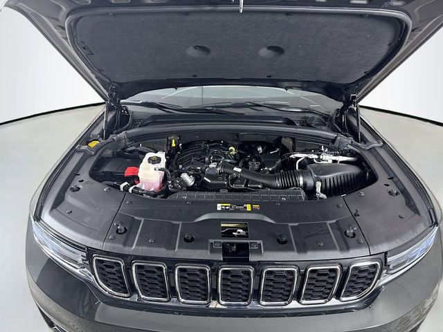Used 2023 Jeep Grand Cherokee L Limited w/ Trailer Tow Group (B) image 31