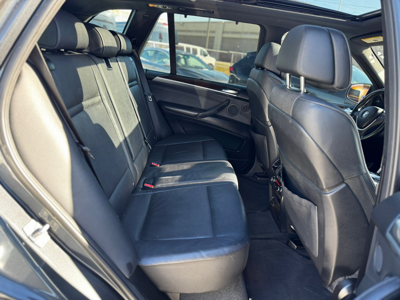 Used 2012 BMW X5 xDrive50i image 12