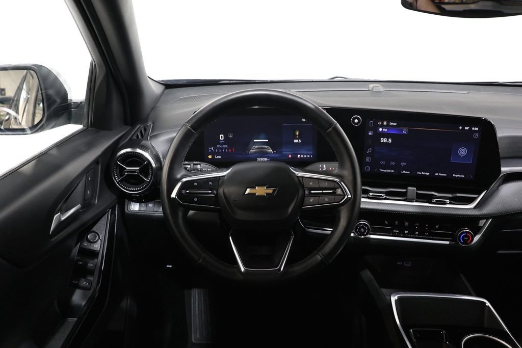 Used 2025 Chevrolet Equinox LT FWD image 11