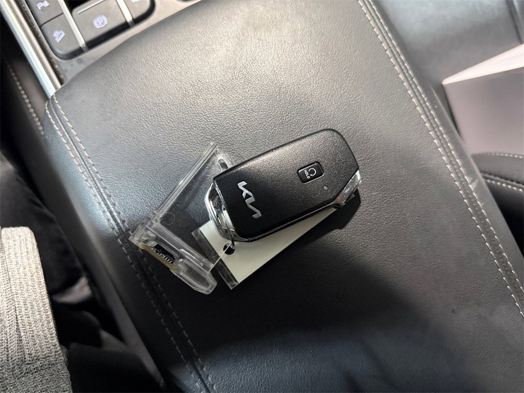 Certified 2022 Kia Sorento EX image 31