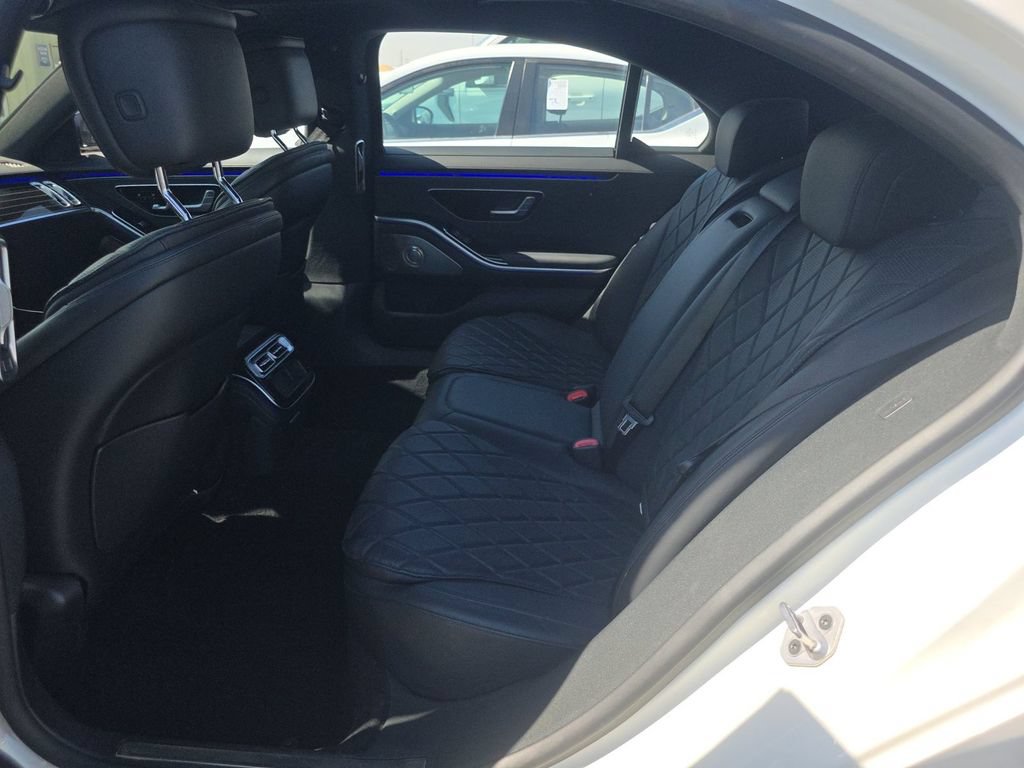 Used 2021 Mercedes-Benz S 580 4MATIC Sedan w/ AMG Line image 5