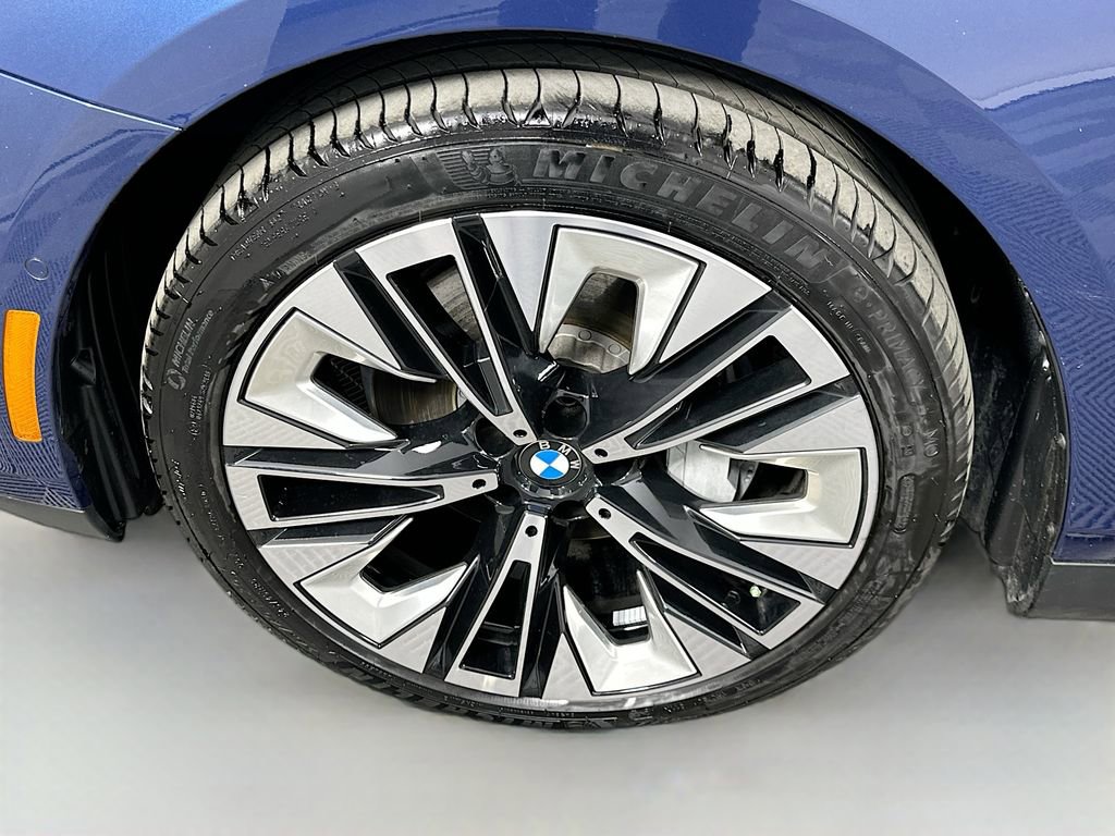Used 2026 BMW i5 eDrive40 image 32
