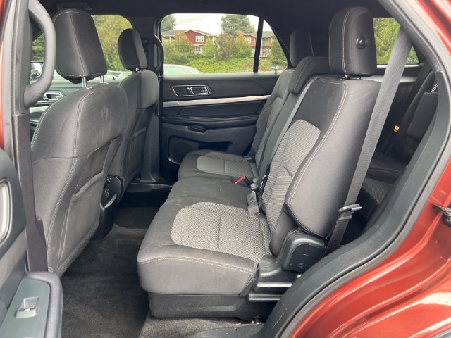 Used 2018 Ford Explorer XLT w/ Equipment Group 201A AWD/4WD image 14