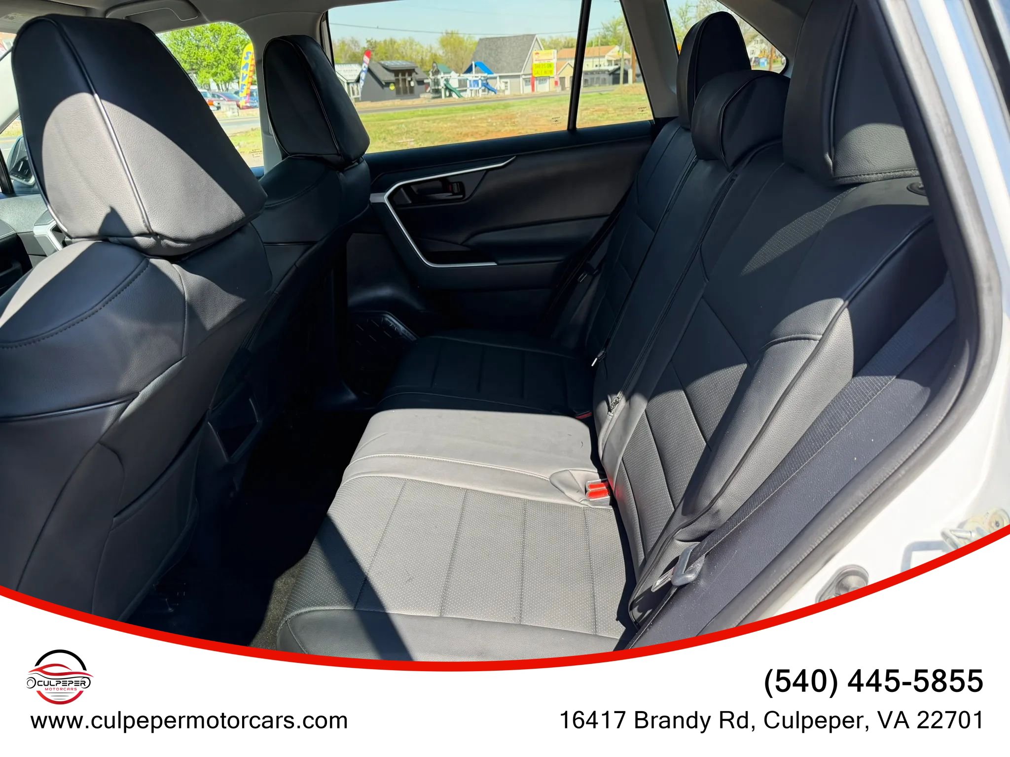 Used 2020 Toyota RAV4 LE w/ All Weather Liner Package AWD/4WD image 9
