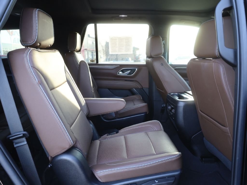 Used 2023 Chevrolet Tahoe High Country AWD/4WD image 21