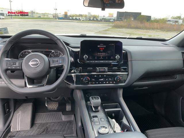Used 2023 Nissan Pathfinder Rock Creek AWD/4WD image 12