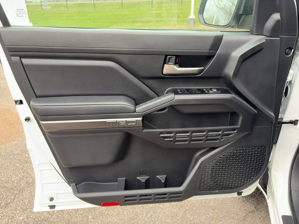 Used 2025 Toyota Tacoma TRD Off-Road image 10