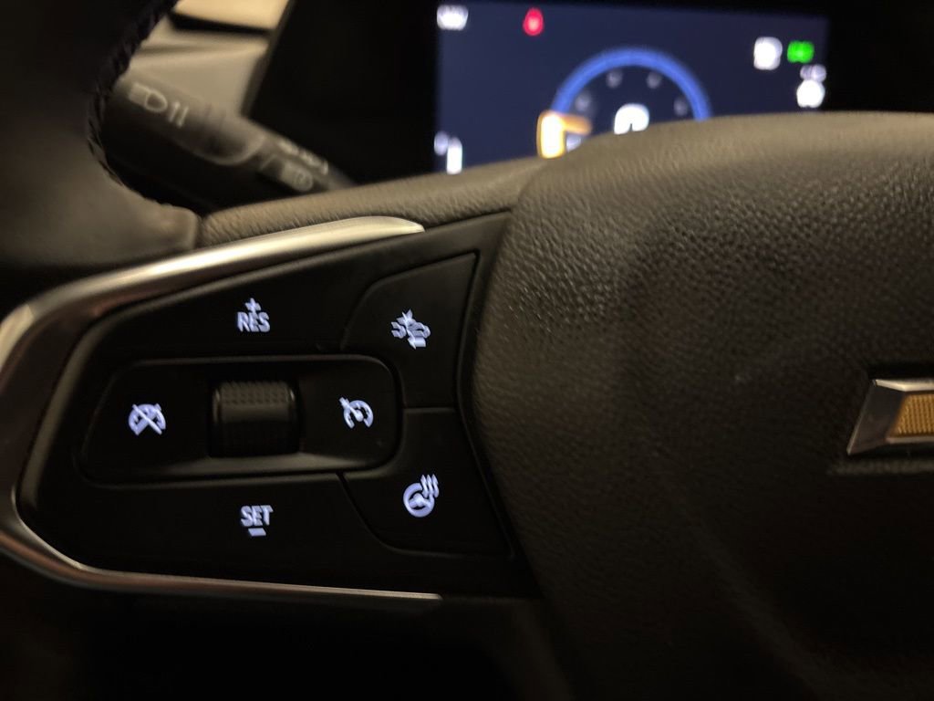 Used 2025 Chevrolet Trax LT w/ LT Convenience Package image 15