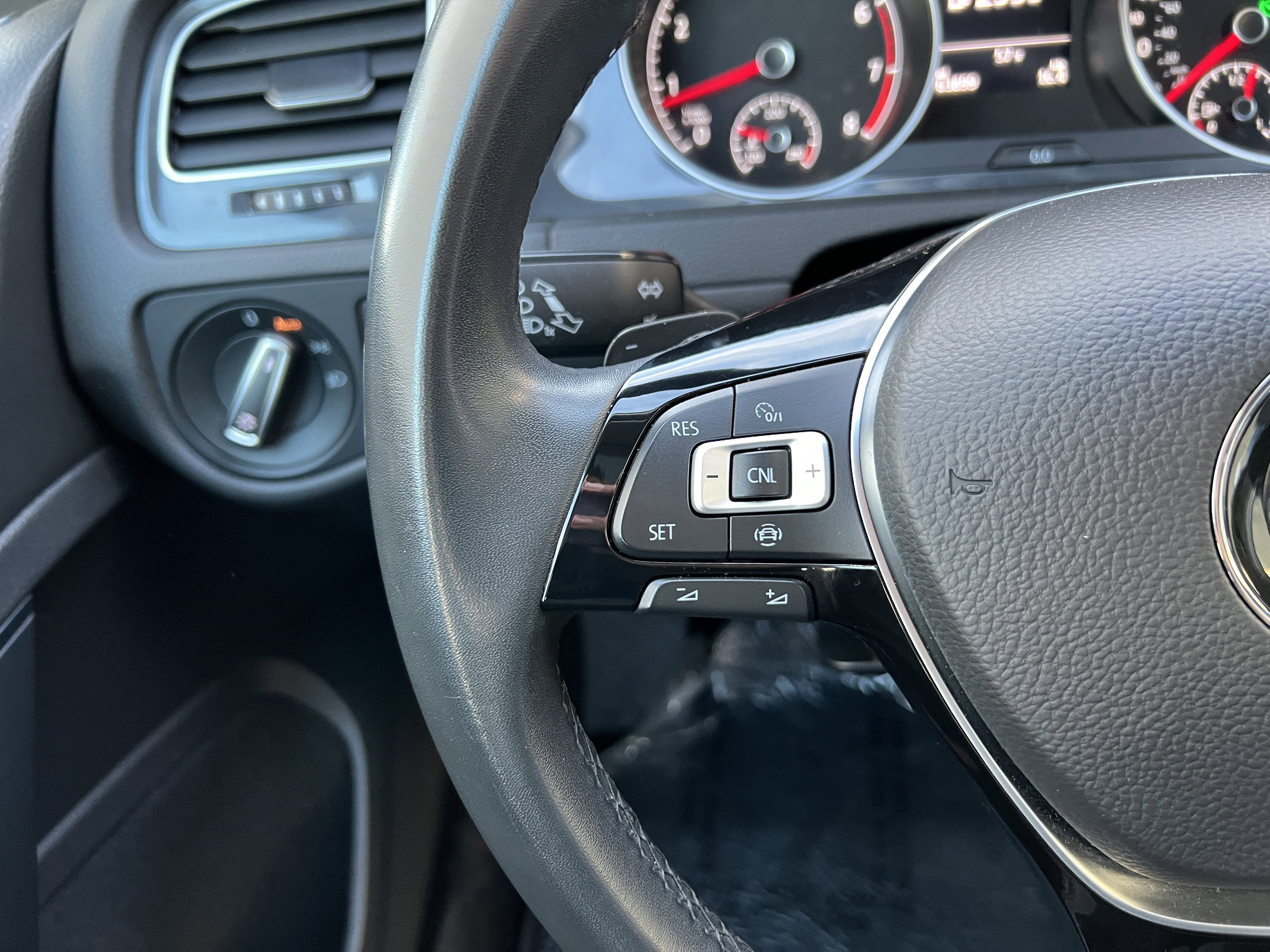 Used 2021 Volkswagen Golf 4-Door image 26