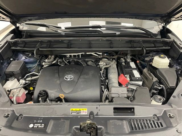 Used 2021 Toyota Highlander XLE image 16