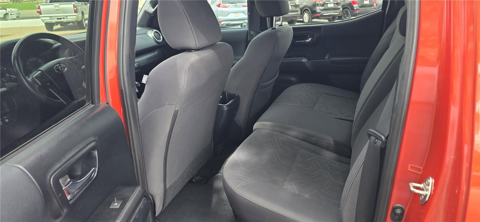 Used 2017 Toyota Tacoma TRD Off-Road w/ Premium & Technology Package image 12