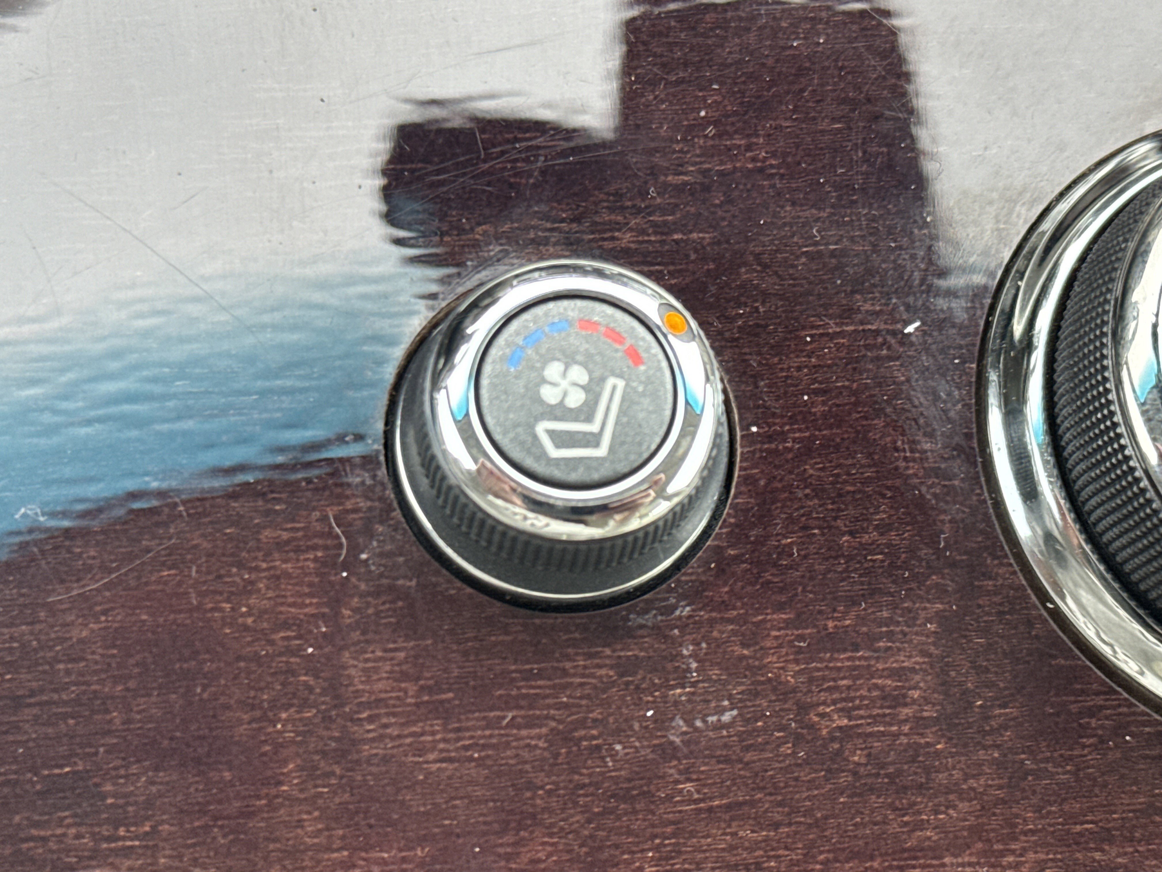 Used 2019 INFINITI Q70 L 3.7 image 21