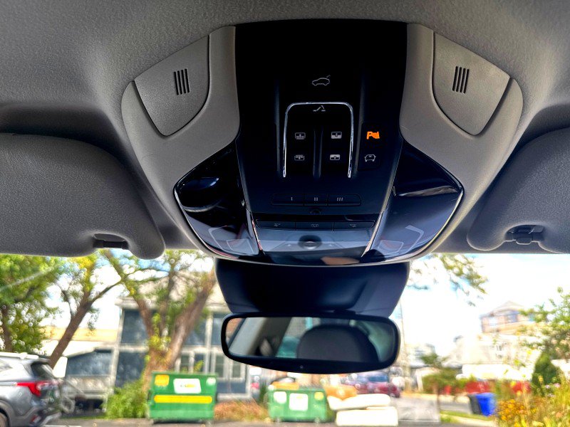 Used 2020 Maserati Levante GranLusso AWD/4WD image 31
