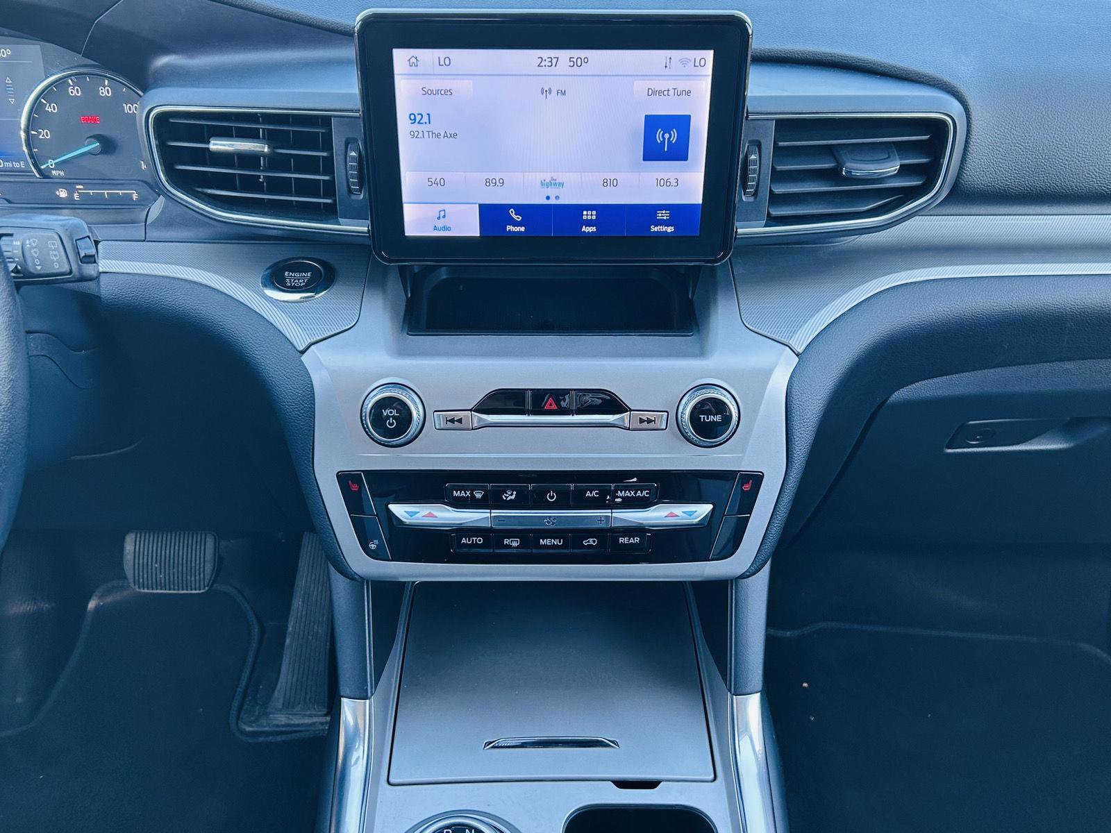 Used 2022 Ford Explorer XLT w/ Equipment Group 202A AWD/4WD image 19