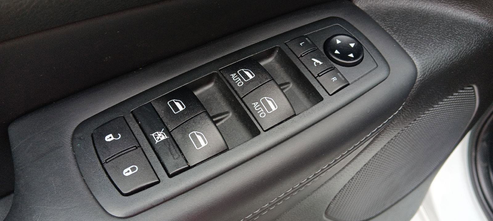 Used 2020 Jeep Grand Cherokee Overland image 8