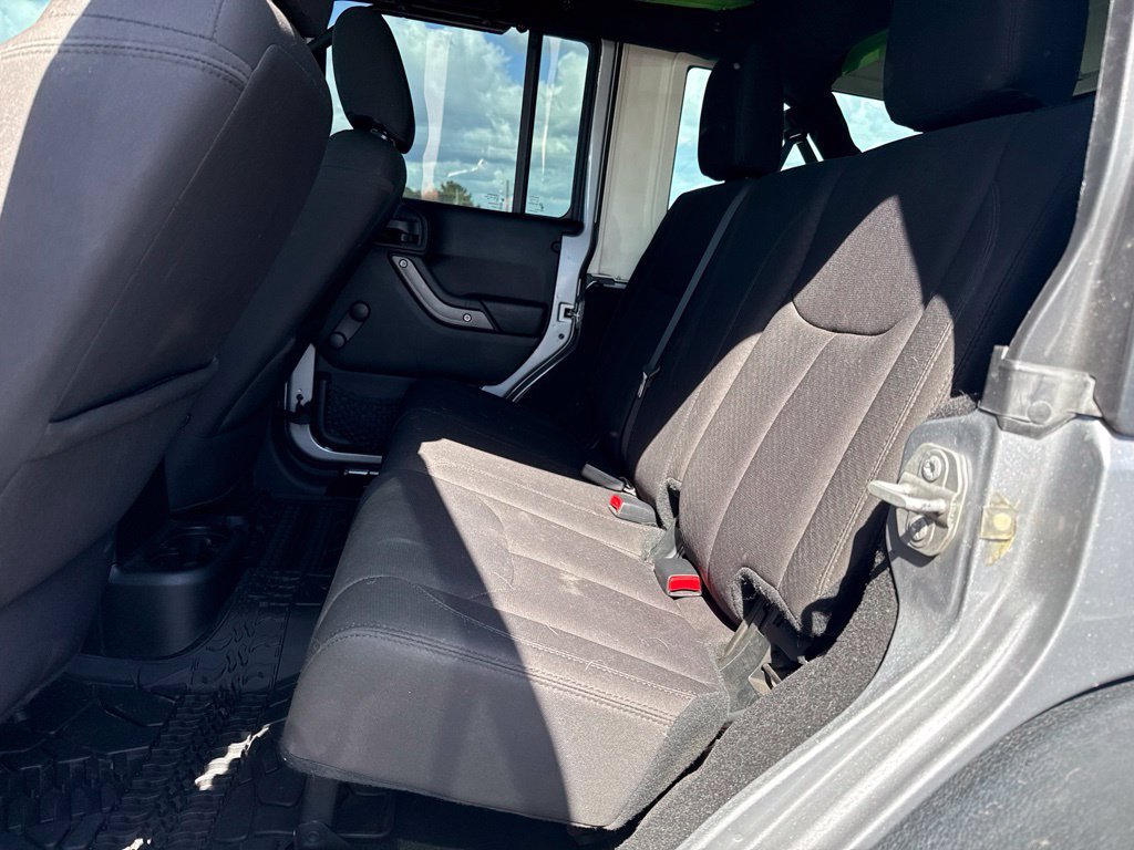 Used 2018 Jeep Wrangler Unlimited Sport AWD/4WD image 9