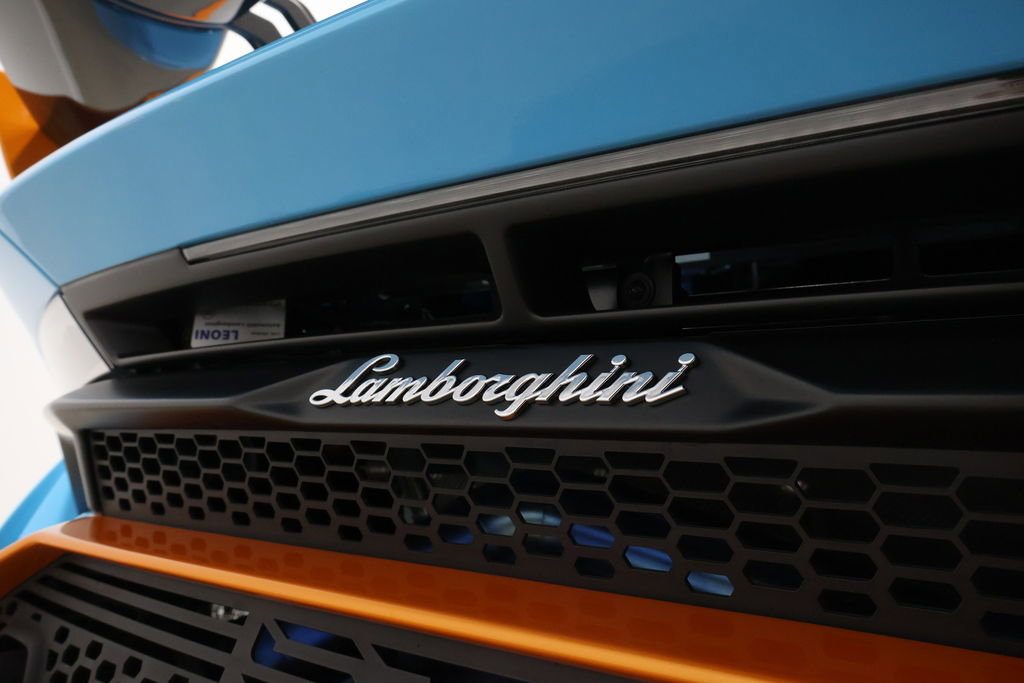Used 2021 Lamborghini Huracan STO image 53