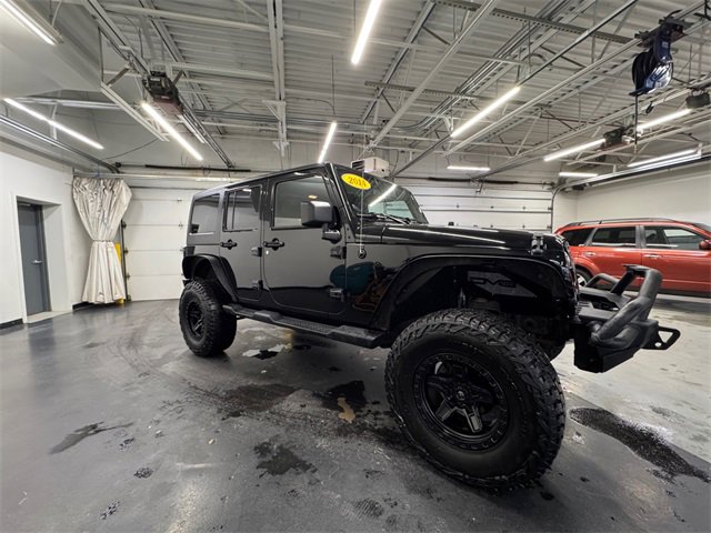 Used 2014 Jeep Wrangler Unlimited Sahara w/ Connectivity Group image 8