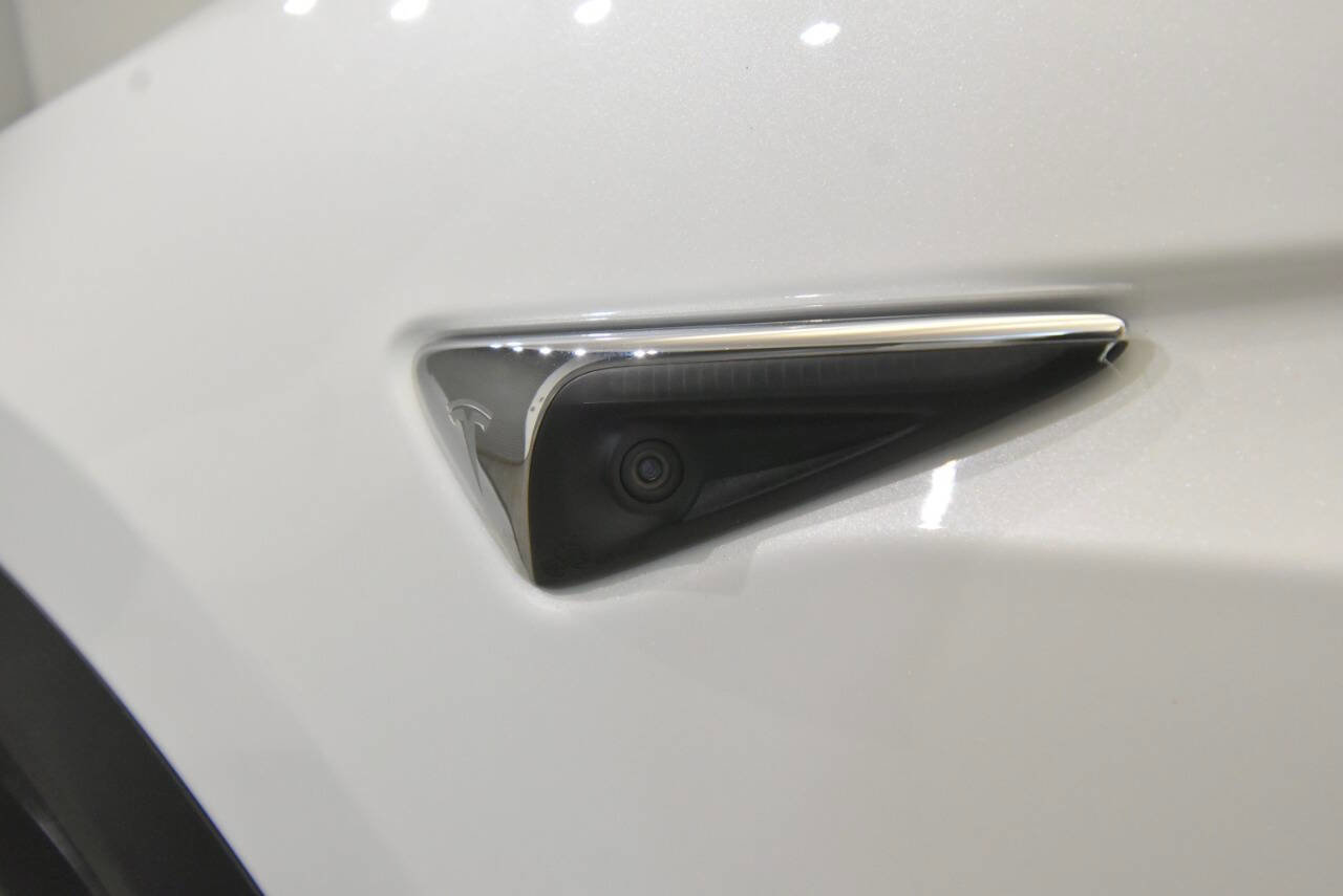 Used 2017 Tesla Model X 75D image 11
