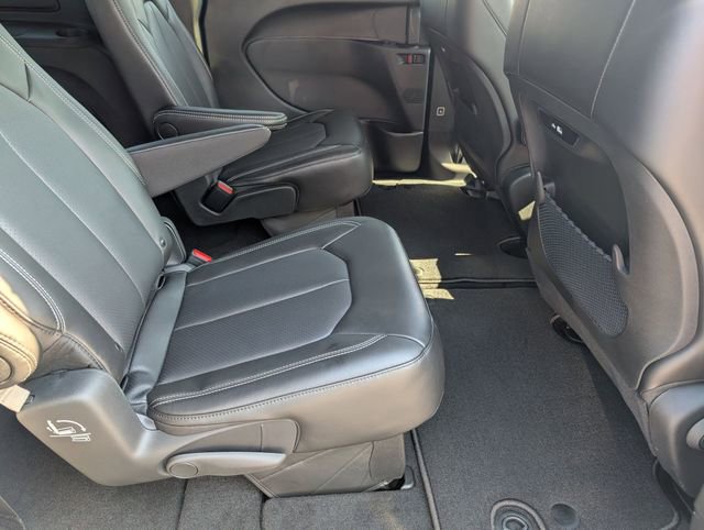 New 2026 Chrysler Pacifica Select image 28
