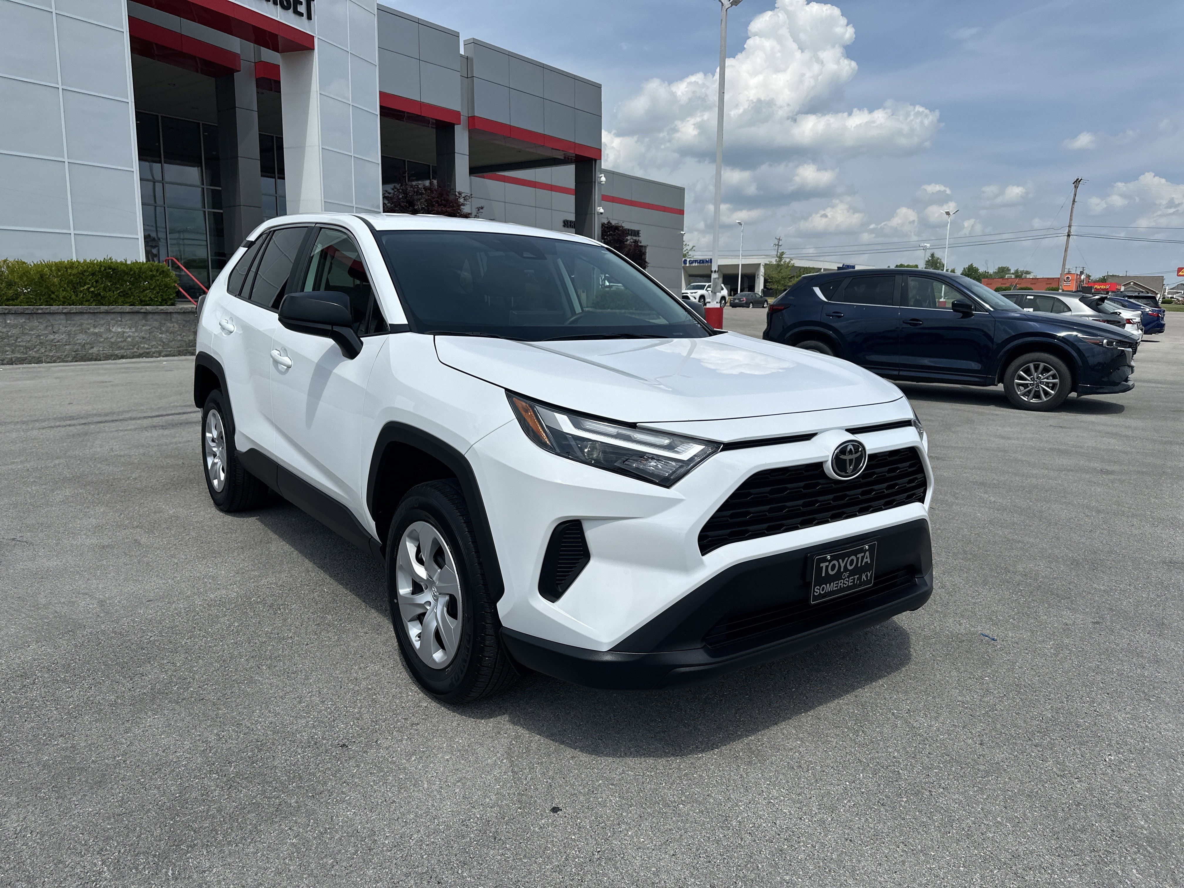 Certified 2025 Toyota RAV4 LE AWD/4WD image 4