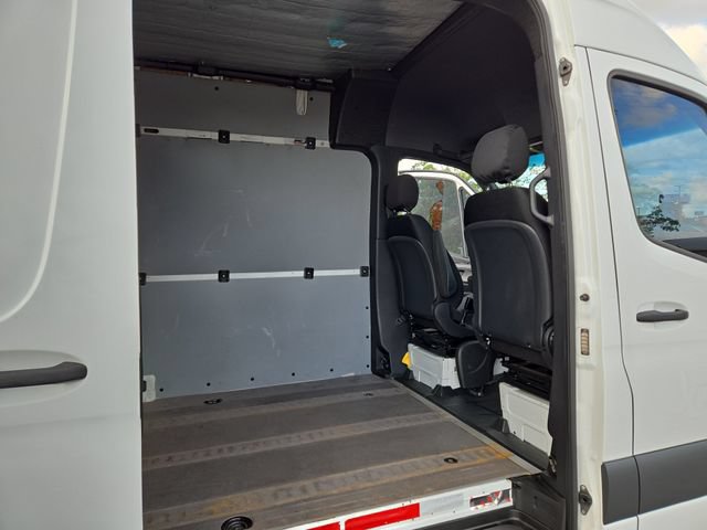 Used 2022 Mercedes-Benz Sprinter 2500 image 28