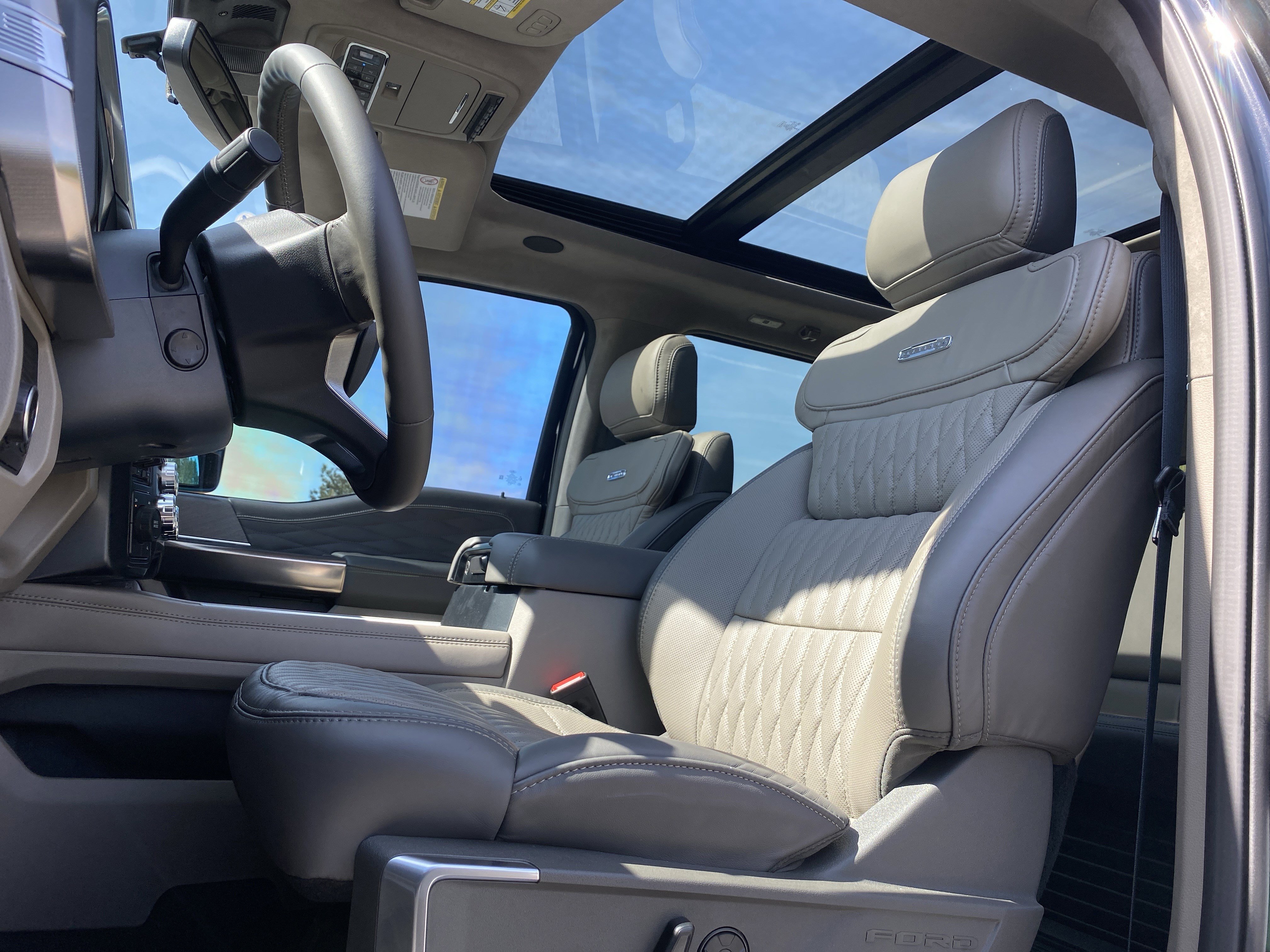 Used 2026 Ford F450 Platinum w/ Platinum Plus Package image 7