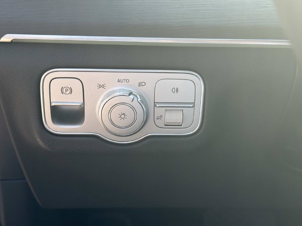Used 2025 Mercedes-Benz GLE 350 4MATIC image 21