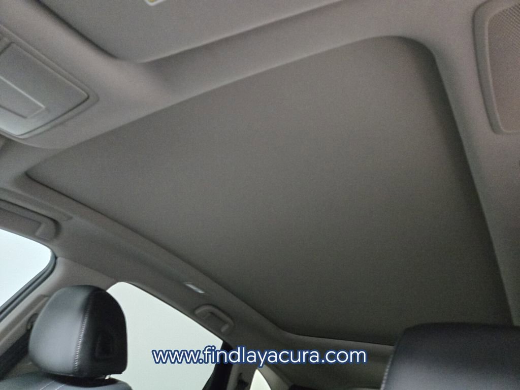 Used 2025 Acura RDX SH-AWD w/ Technology Package image 12