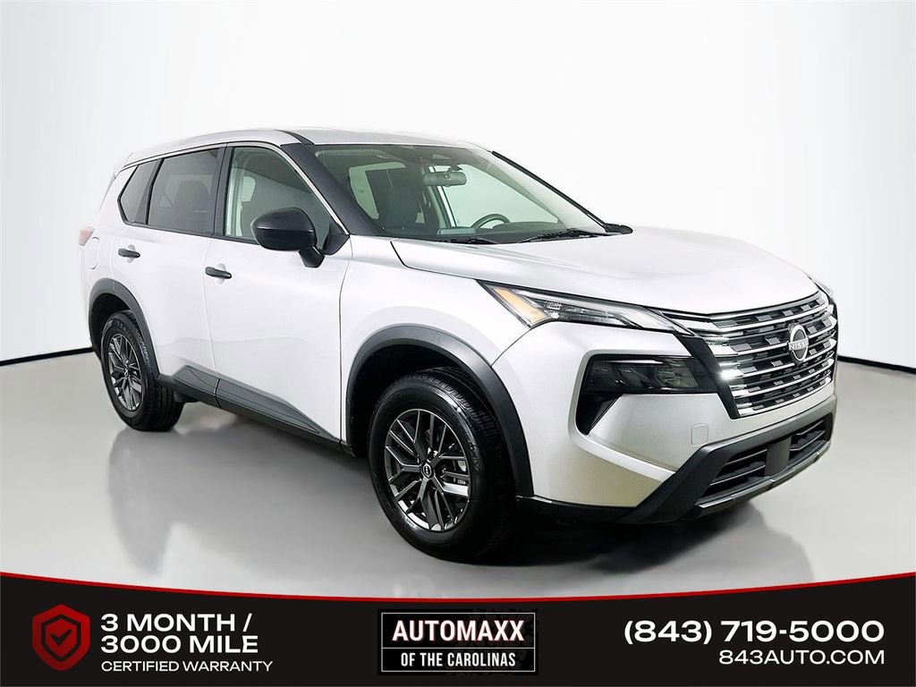 Used 2024 Nissan Rogue S image 1