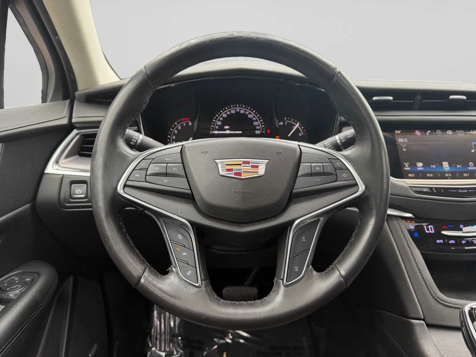 Used 2019 Cadillac XT5 Premium Luxury FWD image 19