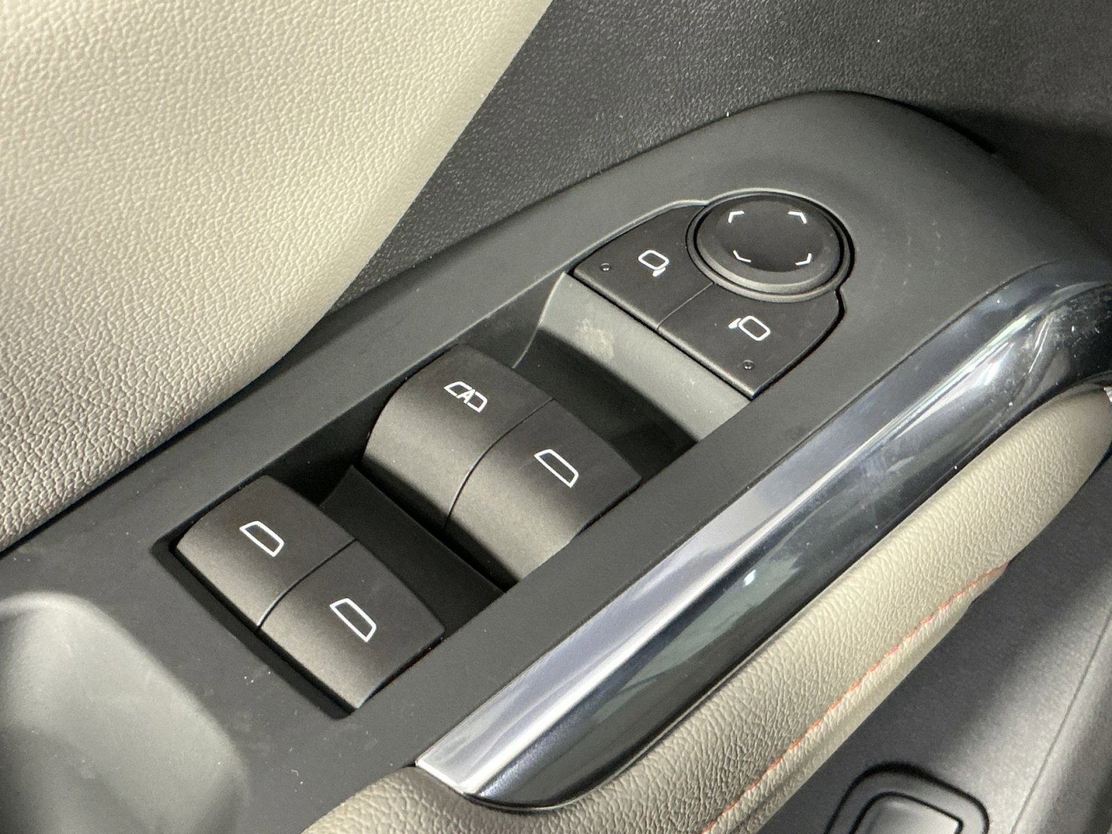 New 2026 Chevrolet Traverse LT w/ LPO, Floor Liner Package image 23