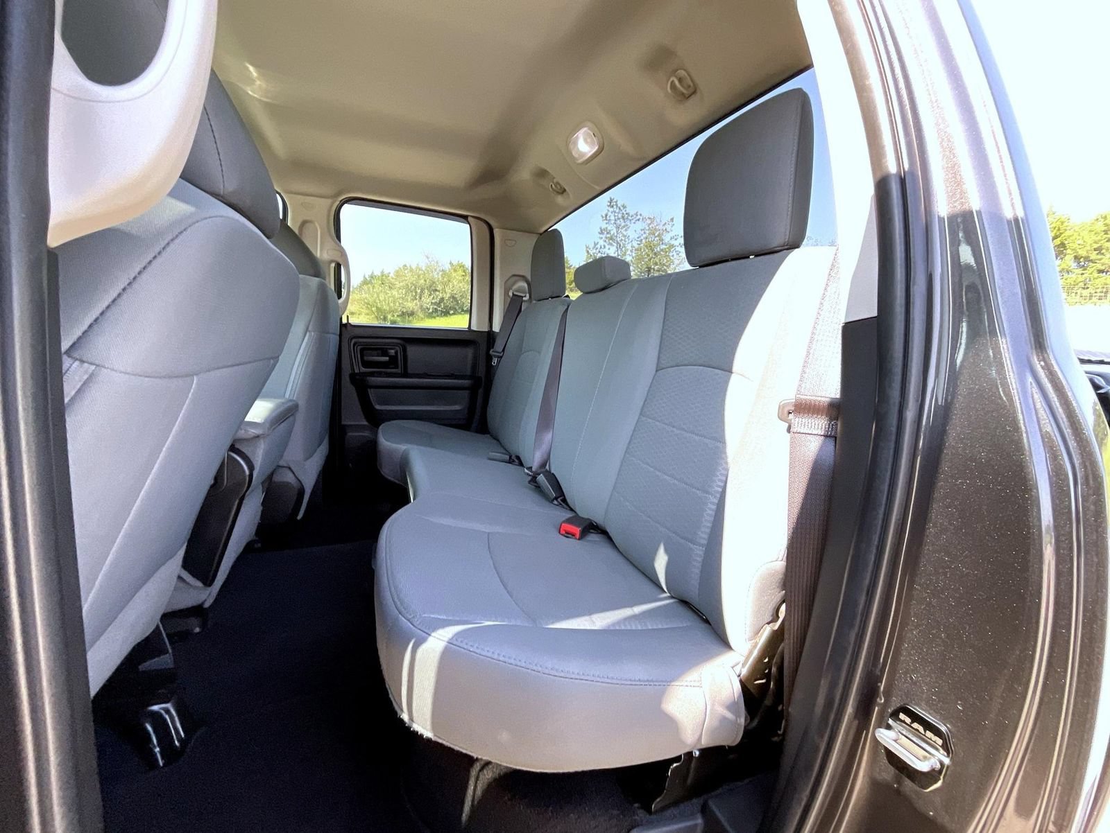 Used 2017 RAM 1500 Express AWD/4WD image 19
