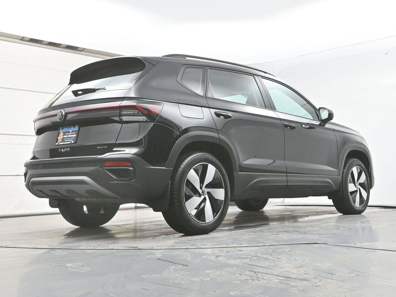 Certified 2025 Volkswagen Taos S w/ Taos Adventure Package (SXB) AWD/4WD image 31