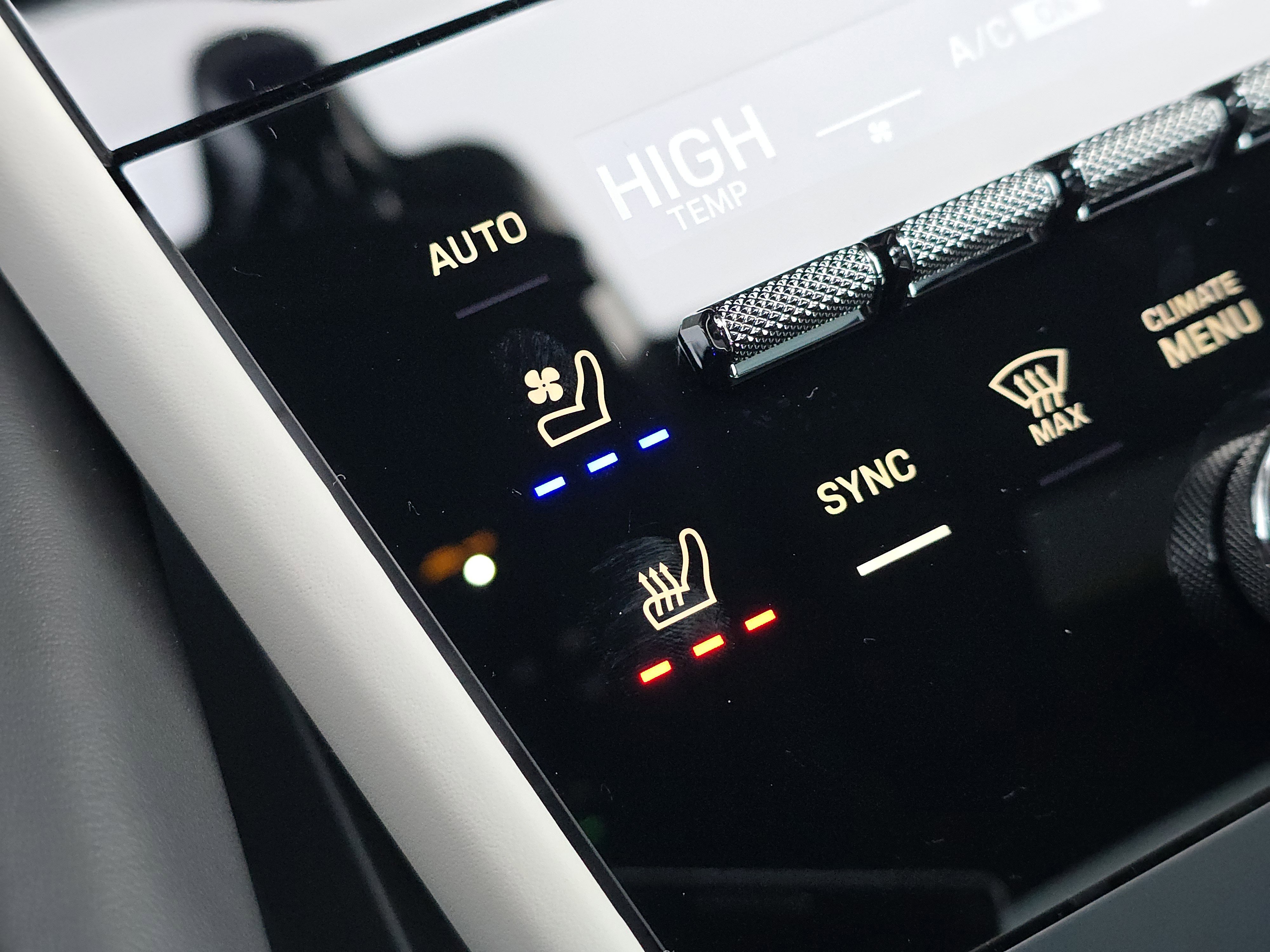 New 2026 Porsche Cayenne GTS image 25