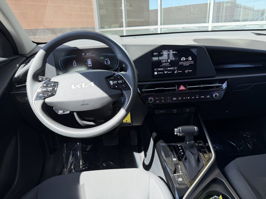Used 2024 Kia Niro LX FWD image 16