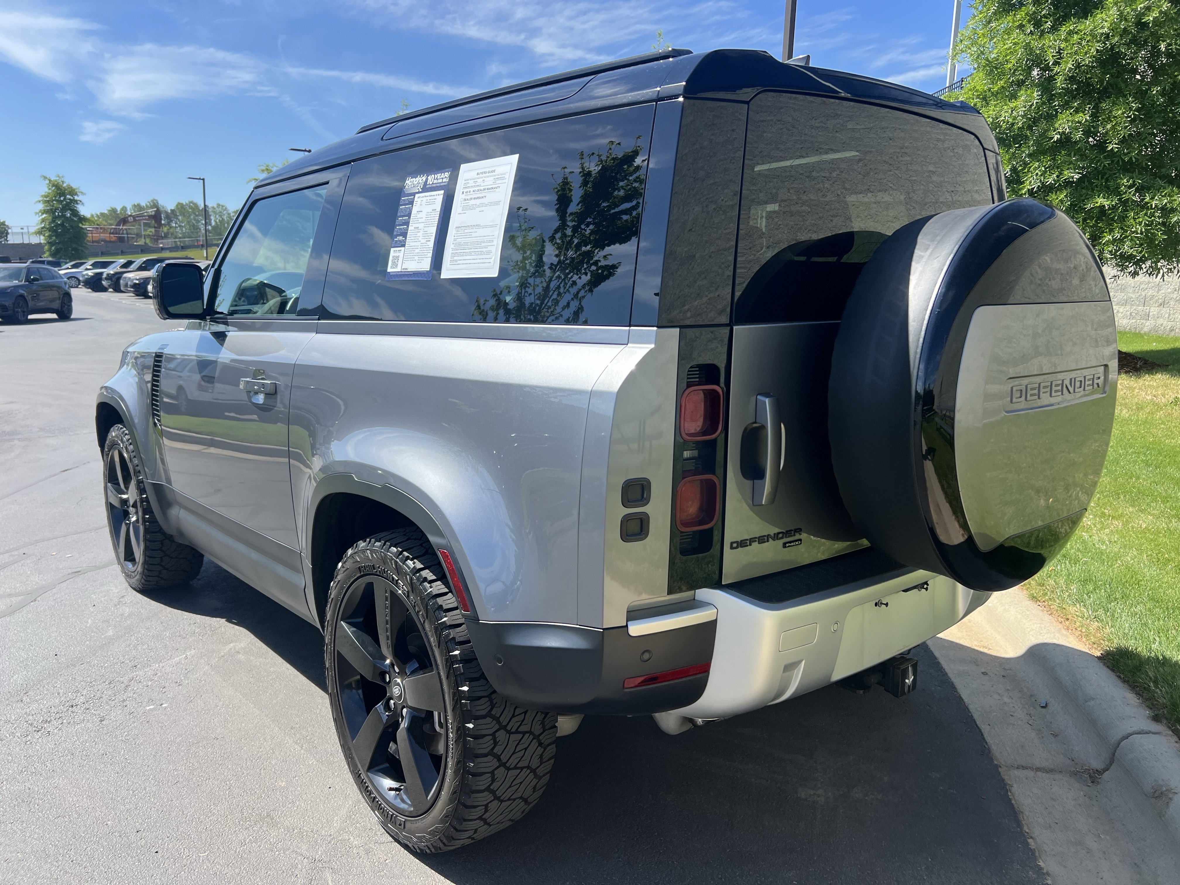 Certified 2023 Land Rover Defender 90 SE image 5