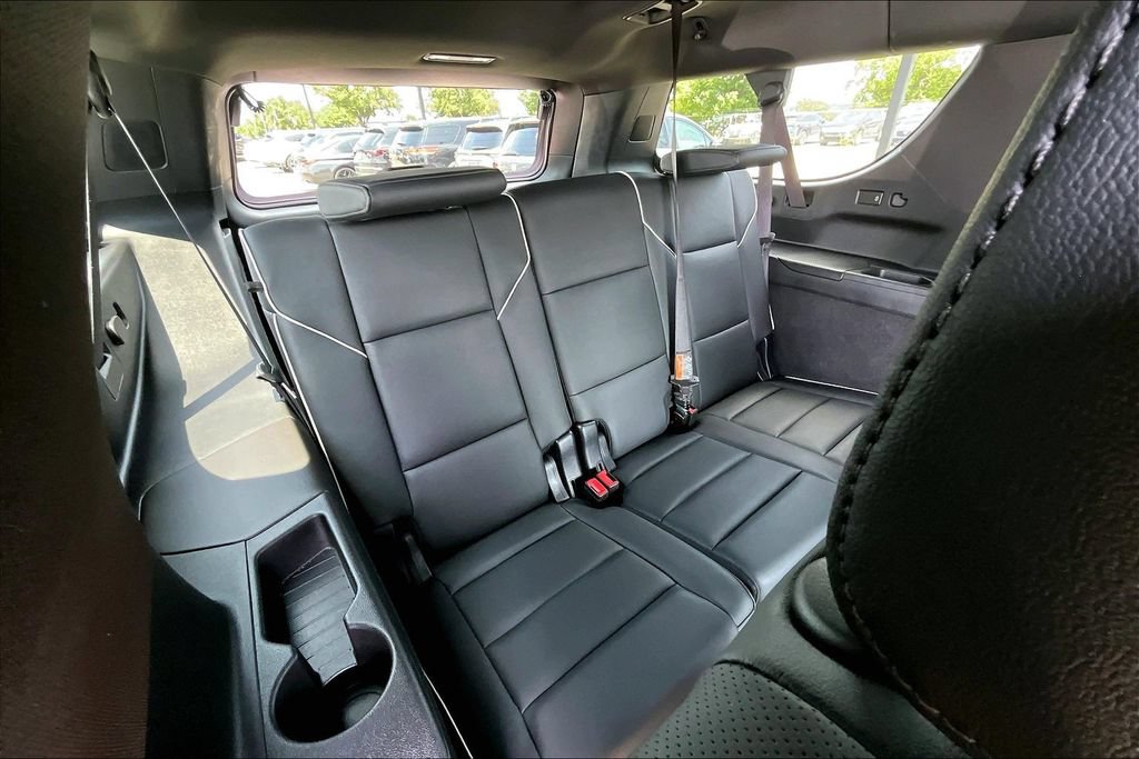 Used 2025 Cadillac Escalade ESV Premium Luxury AWD/4WD image 38