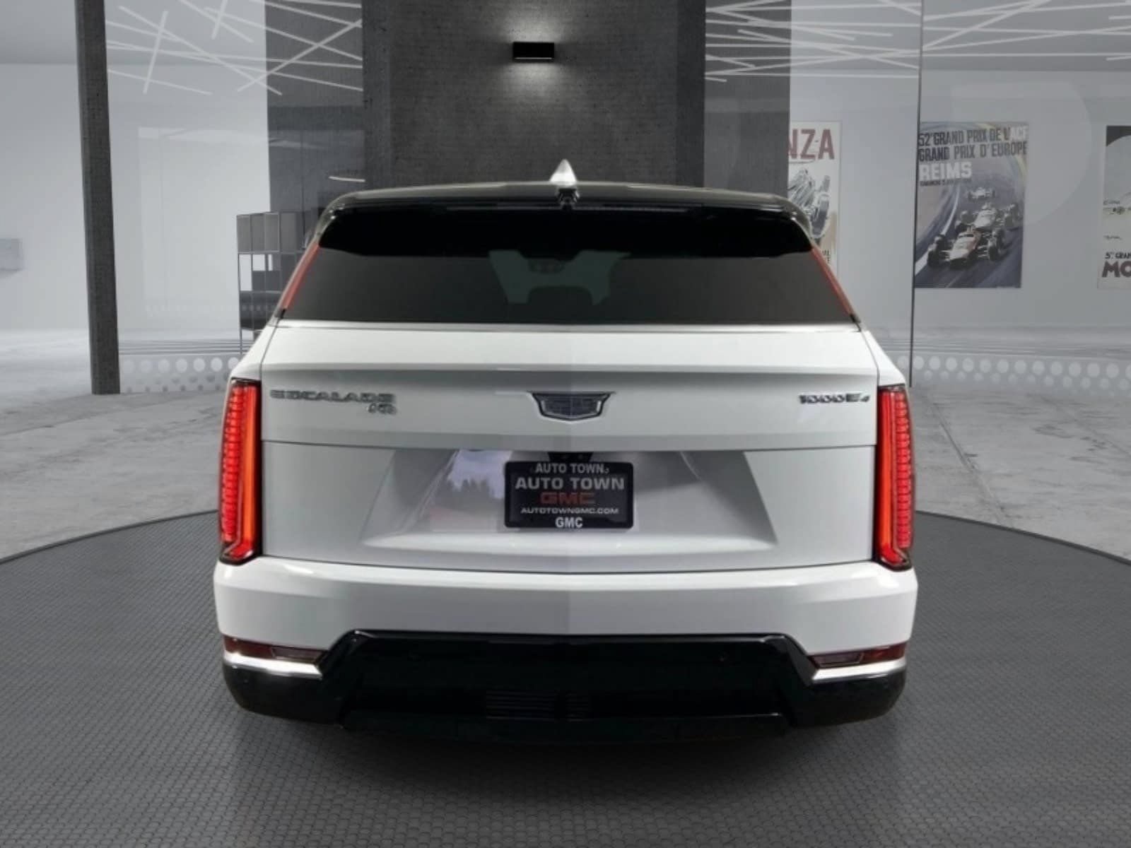 Used 2025 Cadillac Escalade IQ Luxury 2 AWD/4WD image 6
