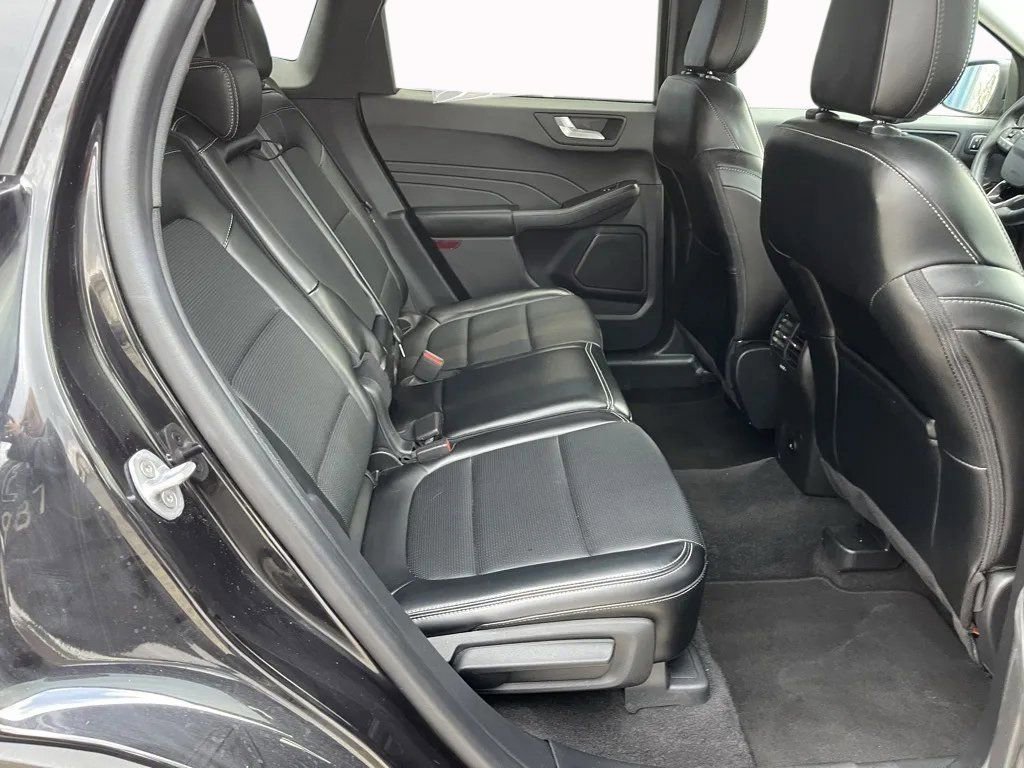 Used 2024 Ford Escape Platinum image 17