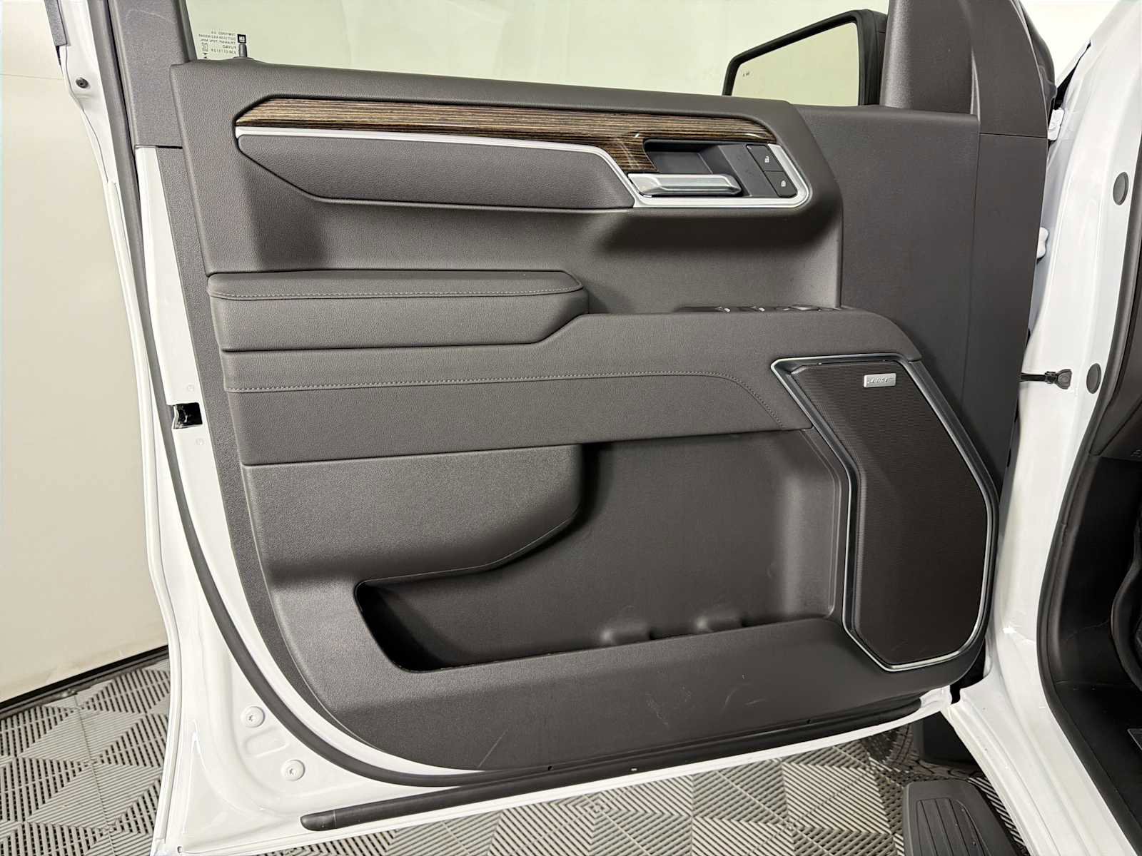 New 2026 GMC Sierra 1500 Elevation w/ Elevation Premium Package AWD/4WD image 16