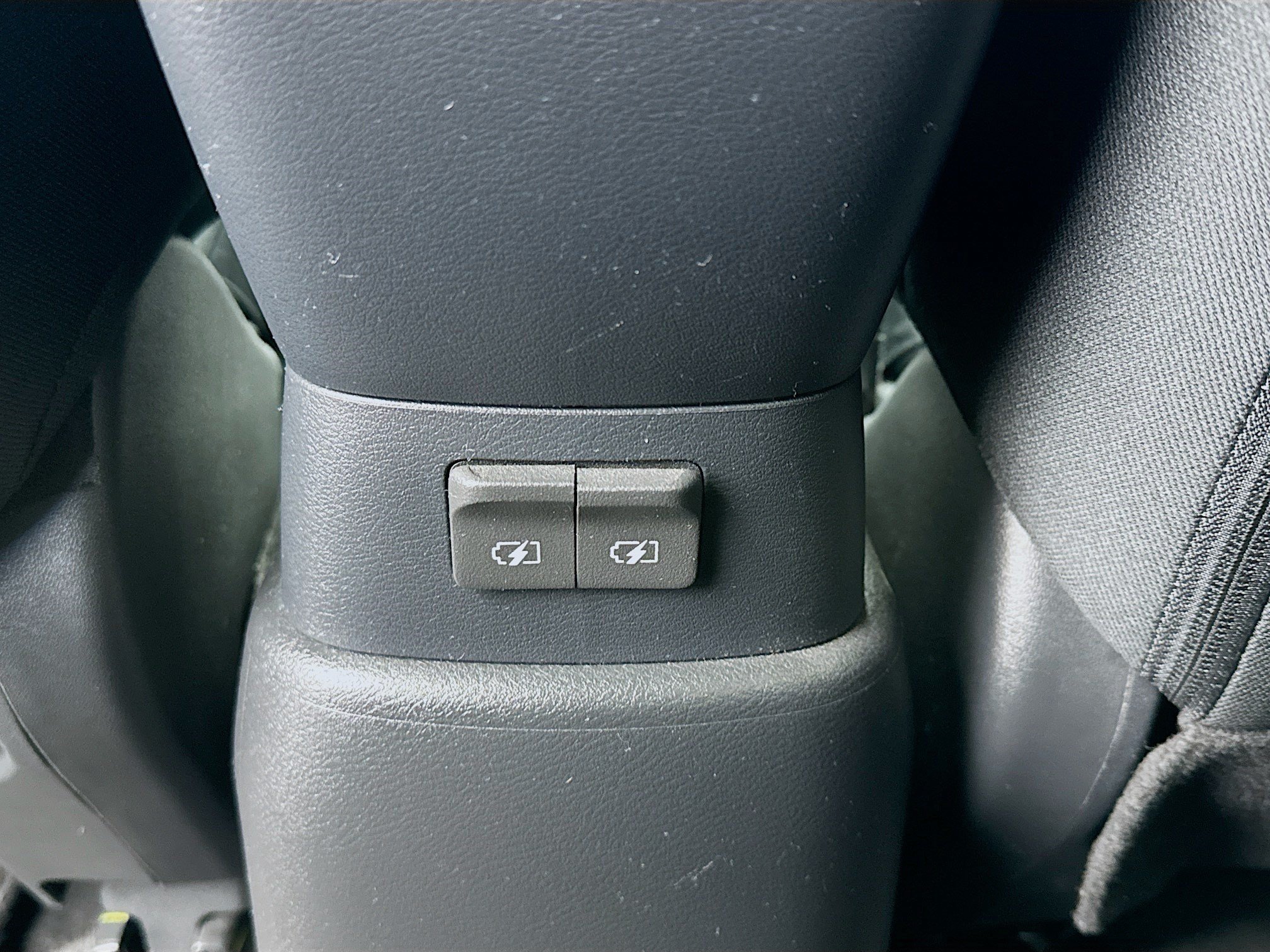 Used 2021 Nissan Kicks S FWD image 16