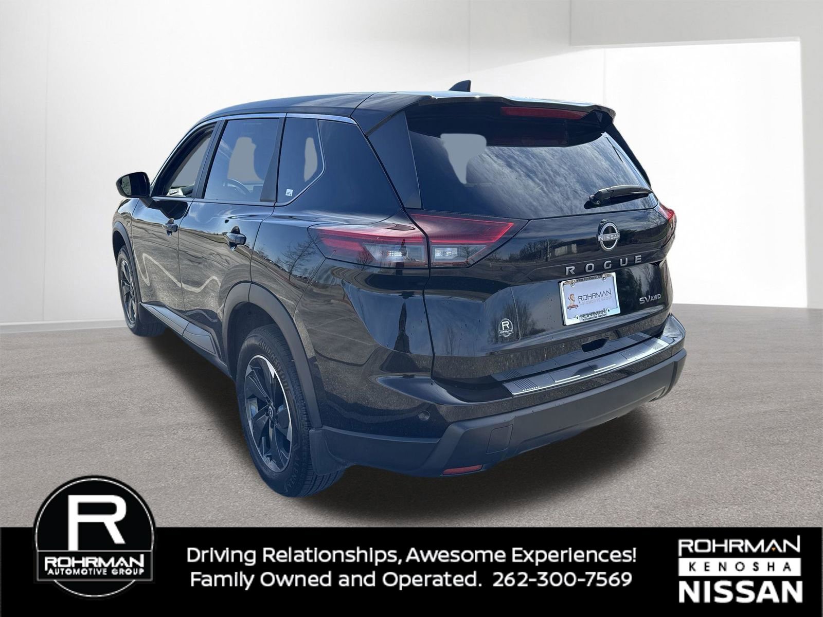 Used 2024 Nissan Rogue SV image 5