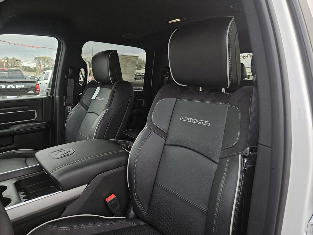 New 2026 RAM 2500 Laramie w/ Sport Appearance Package AWD/4WD image 18