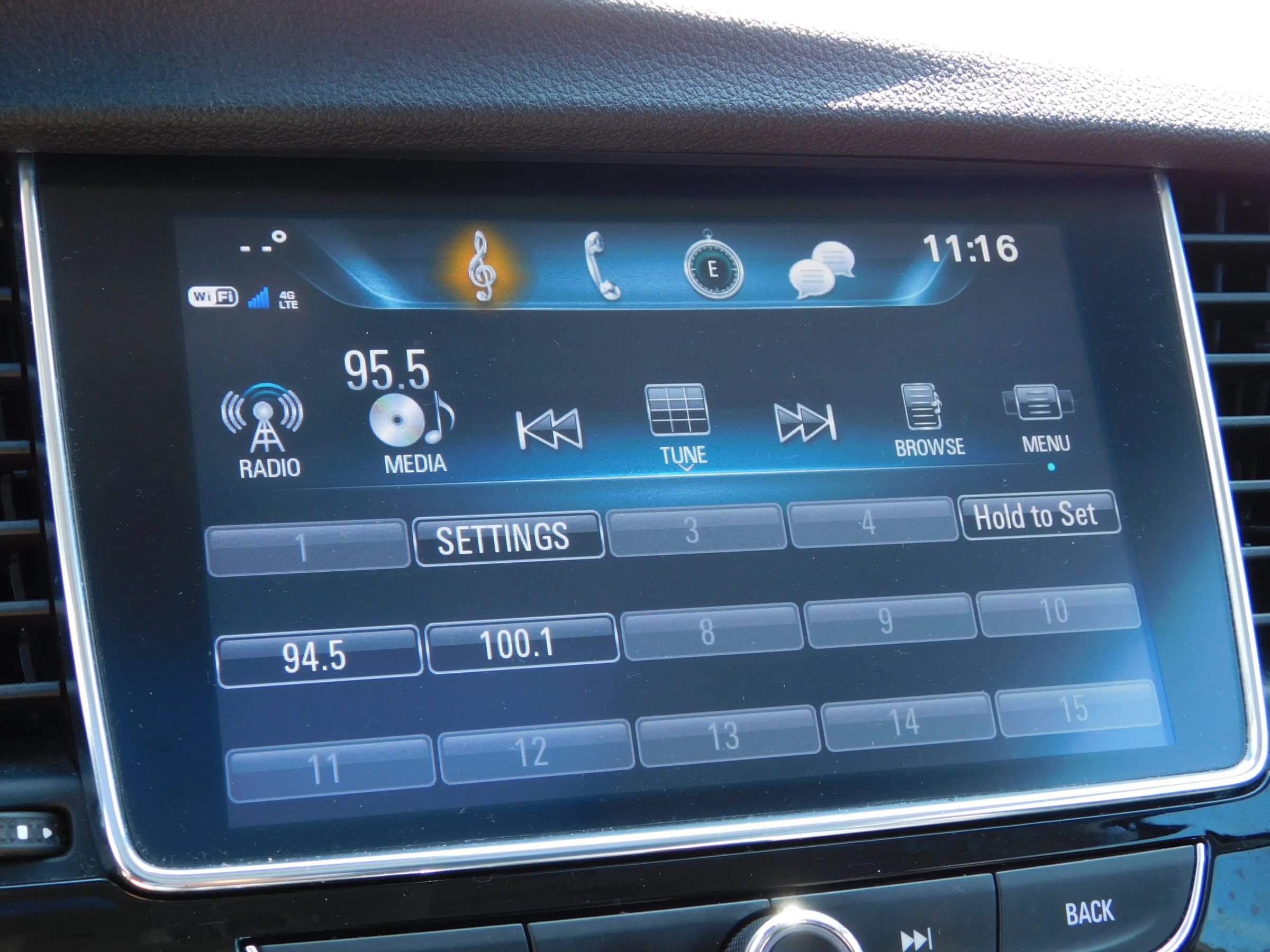 Used 2019 Buick Encore Sport Touring AWD/4WD image 22
