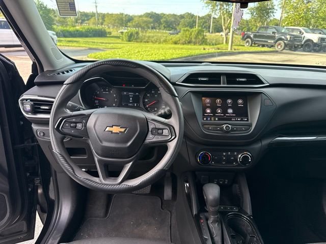 Used 2022 Chevrolet TrailBlazer LT FWD image 12