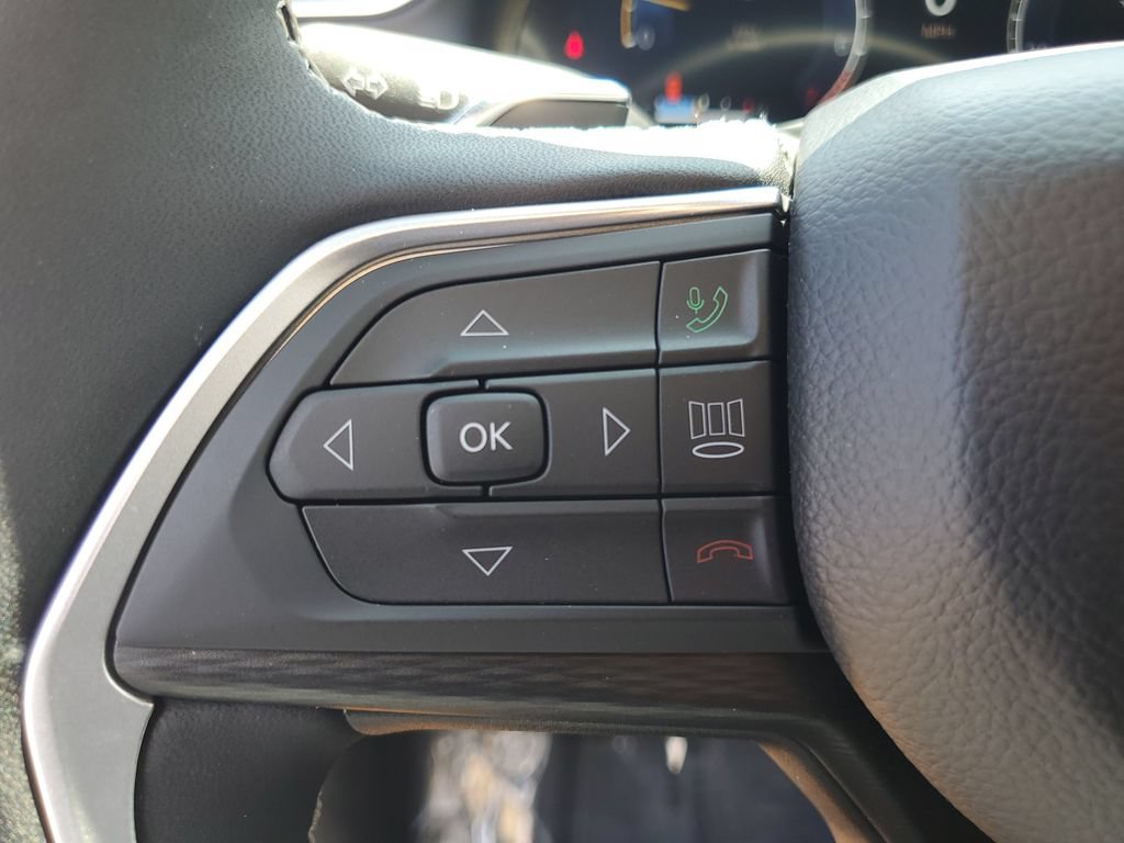 Used 2025 Jeep Grand Cherokee Laredo X w/ Luxury Tech Group I AWD/4WD image 12