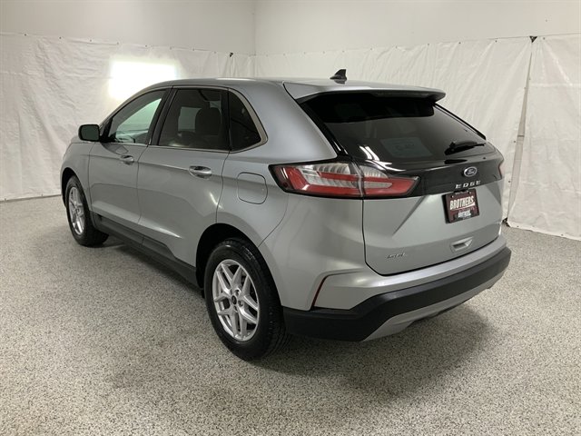 Used 2024 Ford Edge SEL image 3